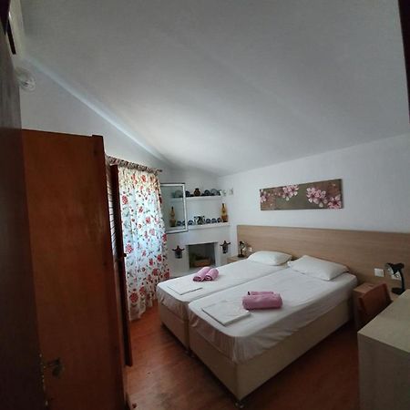 Dionisos Studios And Apts Skiathos 쿠쿠나리에스 외부 사진
