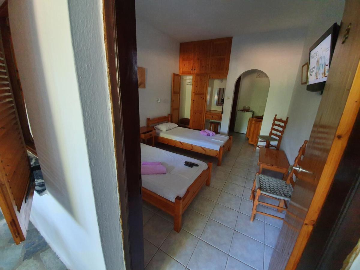 Dionisos Studios And Apts Skiathos 쿠쿠나리에스 외부 사진