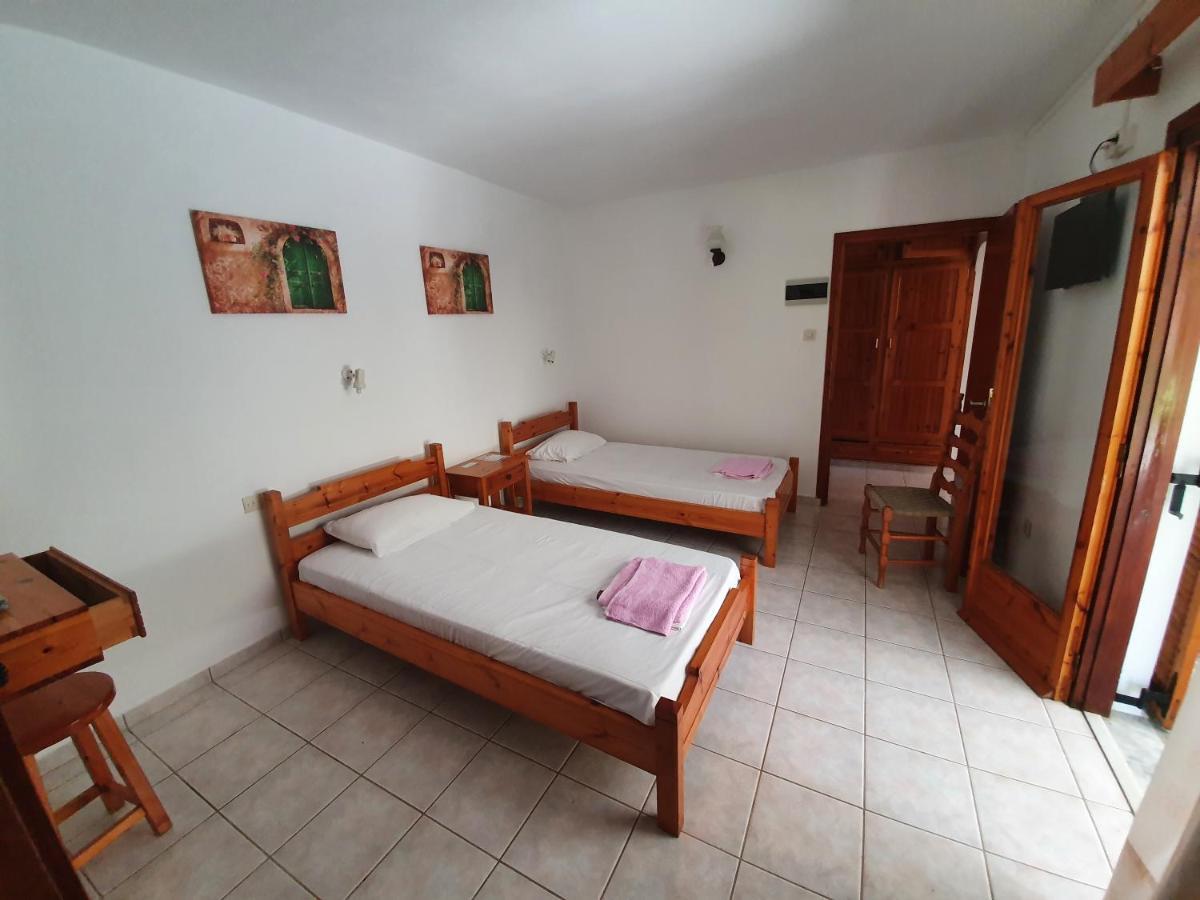 Dionisos Studios And Apts Skiathos 쿠쿠나리에스 외부 사진