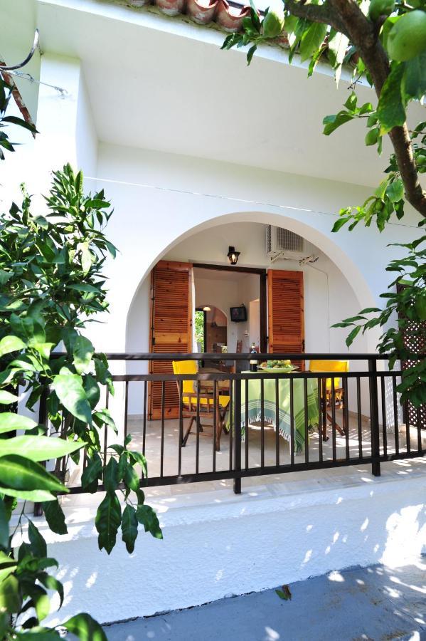 Dionisos Studios And Apts Skiathos 쿠쿠나리에스 외부 사진