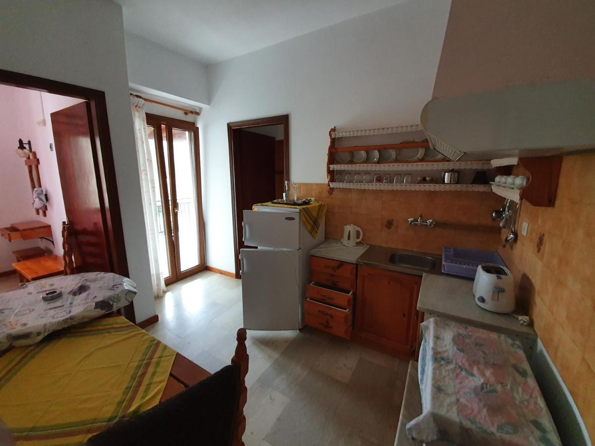 Dionisos Studios And Apts Skiathos 쿠쿠나리에스 외부 사진